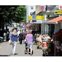 5747 Geschäfte und Passanten - Fuhlsbüttler Strasse. | Fuhlsbüttler Straße - Fuhle, Hamburg Barmbek Nord